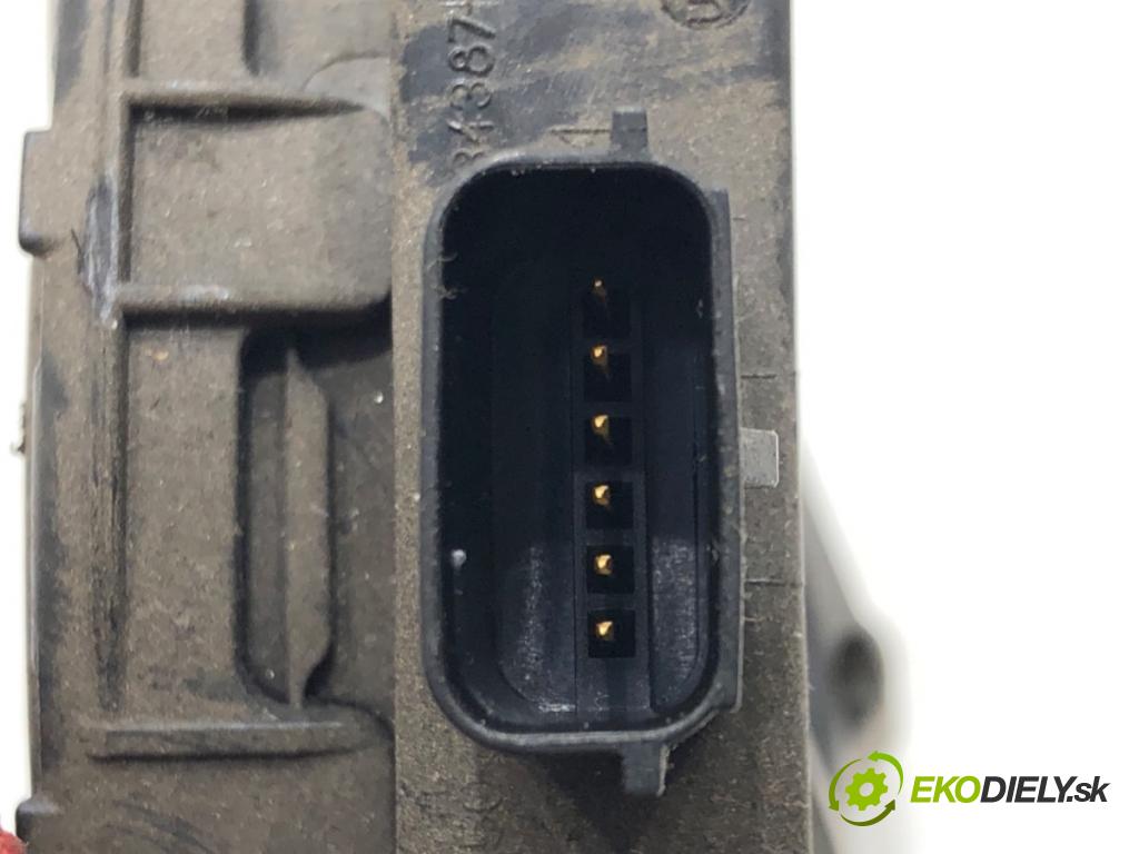 VOLVO V40 liftback (525, 526) 2012 - 2022    D2 84 kW [114 KM] olej napędowy 2012 - 2022  Potenciometer plynu 31280597 (Pedále)