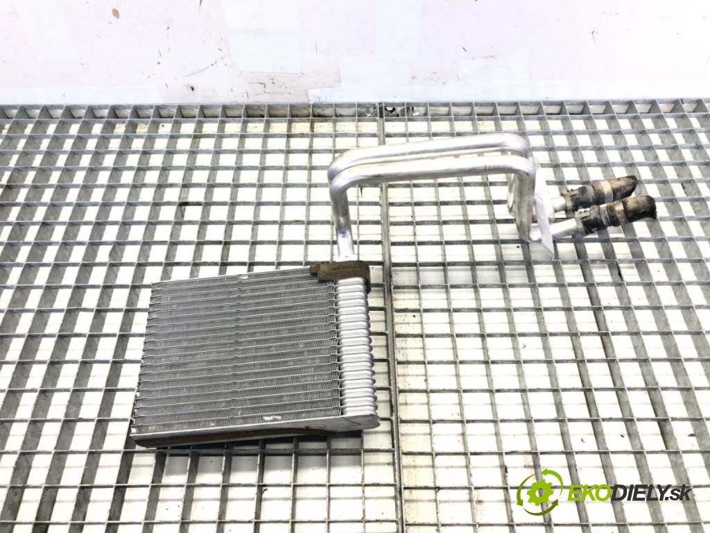 VOLVO V40 liftback (525, 526) 2012 - 2022    D2 84 kW [114 KM] olej napędowy 2012 - 2022  topné těleso radiátor topení  (Radiátory topení)