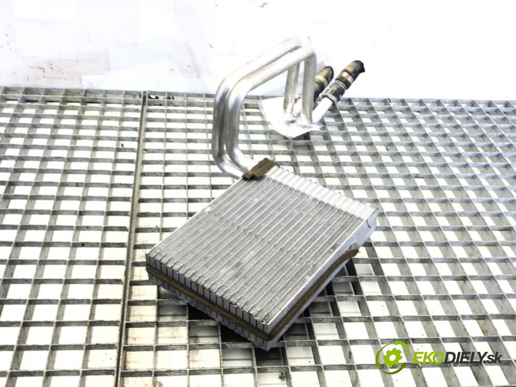 VOLVO V40 liftback (525, 526) 2012 - 2022    D2 84 kW [114 KM] olej napędowy 2012 - 2022  topné těleso radiátor topení  (Radiátory topení)