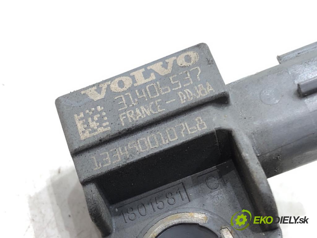 VOLVO V40 liftback (525, 526) 2012 - 2022    D2 84 kW [114 KM] olej napędowy 2012 - 2022  Snímač nárazu 31406537 (Snímače nárazu)