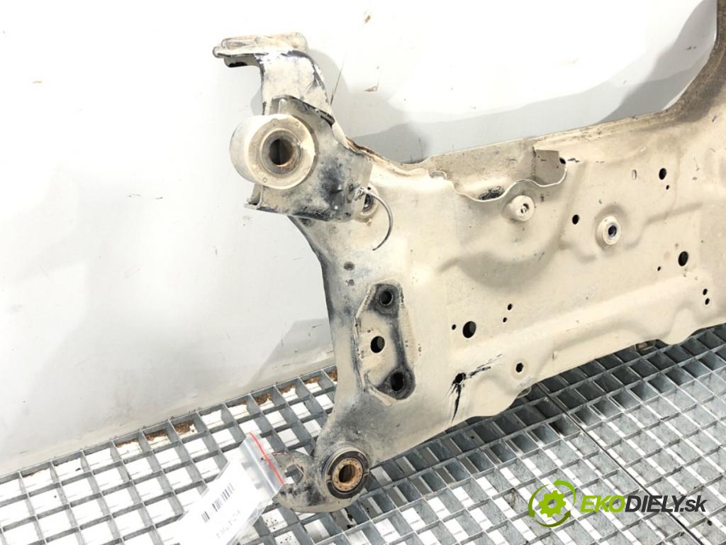 VOLVO V40 liftback (525, 526) 2012 - 2022    D2 84 kW [114 KM] olej napędowy 2012 - 2022  výztuha pod motor  (Výztuhy přední)