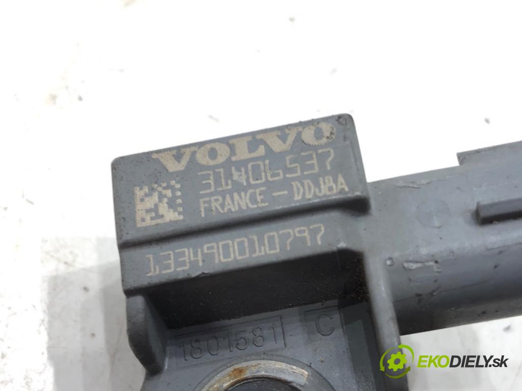 VOLVO V40 liftback (525, 526) 2012 - 2022    D2 84 kW [114 KM] olej napędowy 2012 - 2022  Snímač nárazu 31406537 (Snímače nárazu)