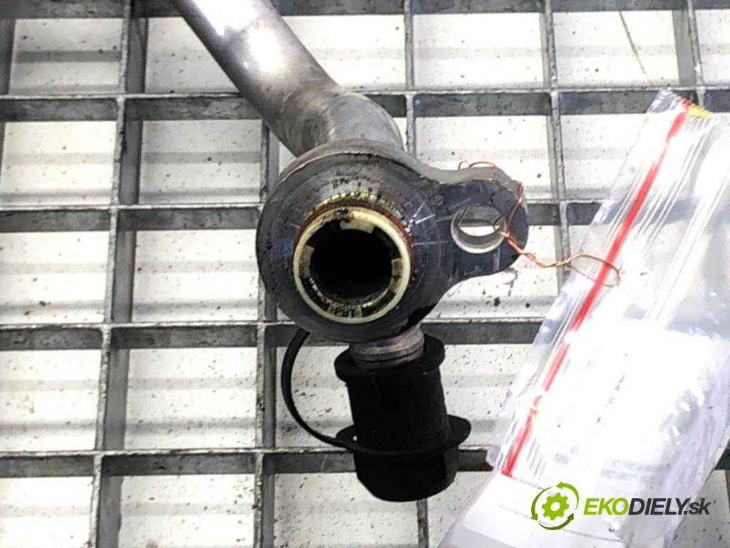 VOLVO V40 liftback (525, 526) 2012 - 2022    D2 84 kW [114 KM] olej napędowy 2012 - 2022  rúrka klimatizácie  (Rúrky klimatizácie)