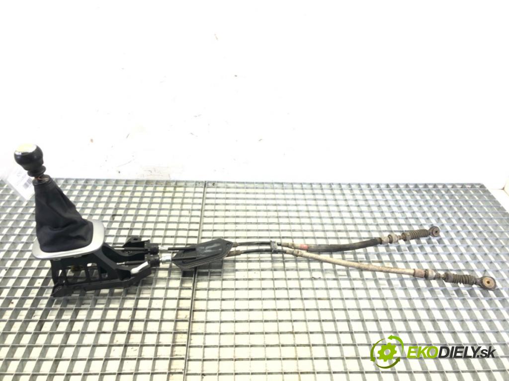 TOYOTA YARIS (_P13_) 2010 - 2022    1.4 D (NLP130_) 66 kW [90 KM] olej napędowy 2011 - 2022  Kulisa  (Rýchlostné páky / kulisy)