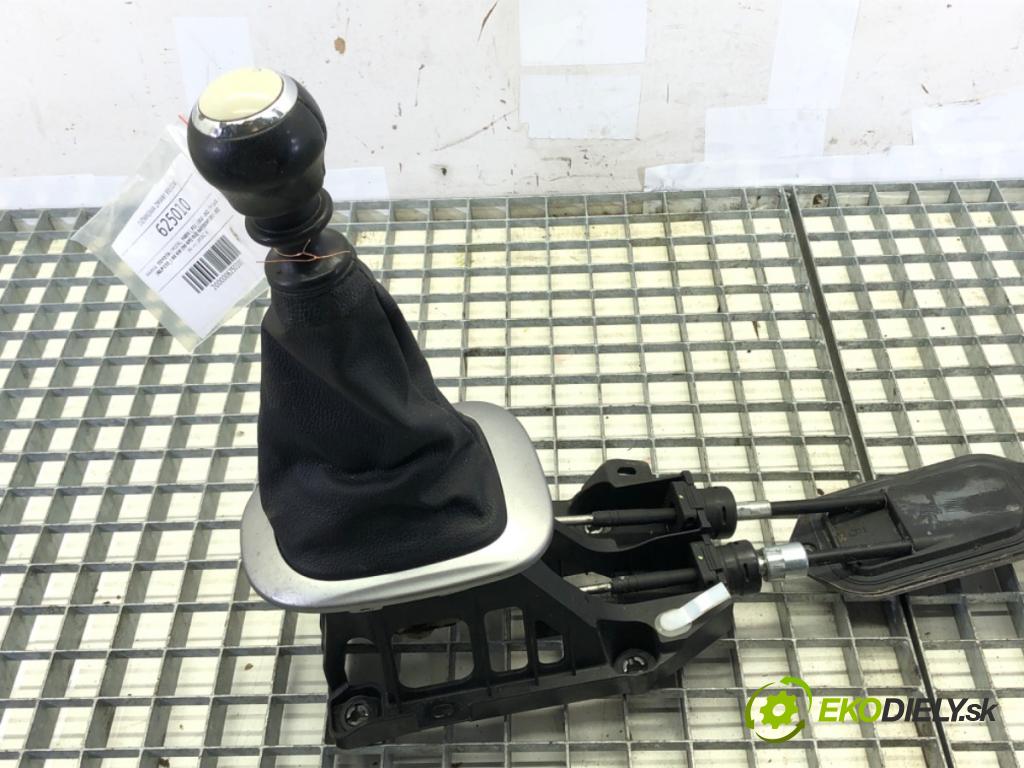 TOYOTA YARIS (_P13_) 2010 - 2022    1.4 D (NLP130_) 66 kW [90 KM] olej napędowy 2011 - 2022  Kulisa  (Rýchlostné páky / kulisy)