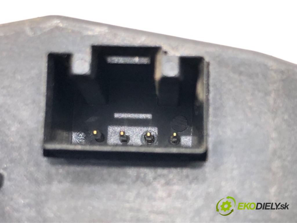 VW JETTA III (1K2) 2004 - 2013    1.9 TDI 77 kW [105 KM] olej napędowy 2005 - 2010  topné těleso radiátor topení elektrická 1K0963235E (Radiátory topení)