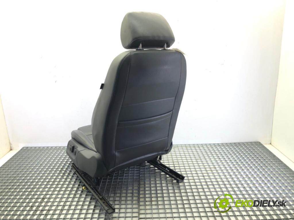 VW JETTA III (1K2) 2004 - 2013    1.9 TDI 77 kW [105 KM] olej napędowy 2005 - 2010  Sedadlo ľavy predný