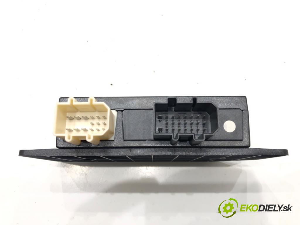 VW PASSAT B5 (3B2) 1996 - 2001    1.6 74 kW [101 KM] benzyna 1996 - 2000  Modul komfortu 3B0959798 (Moduly komfortu)