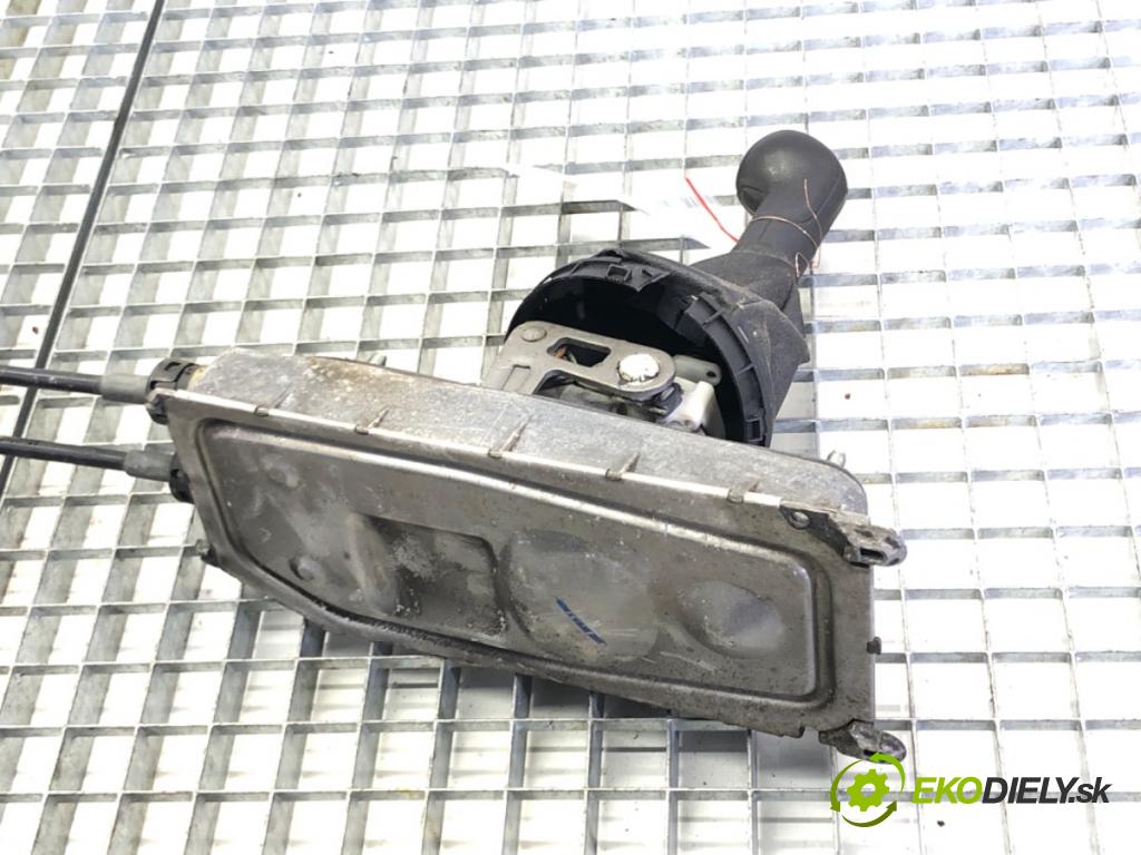 SKODA ROOMSTER Praktik (5J) 2007 - 2015    1.4 63 kW [86 KM] benzyna 2007 - 2015  Kulisa  (Rýchlostné páky / kulisy)