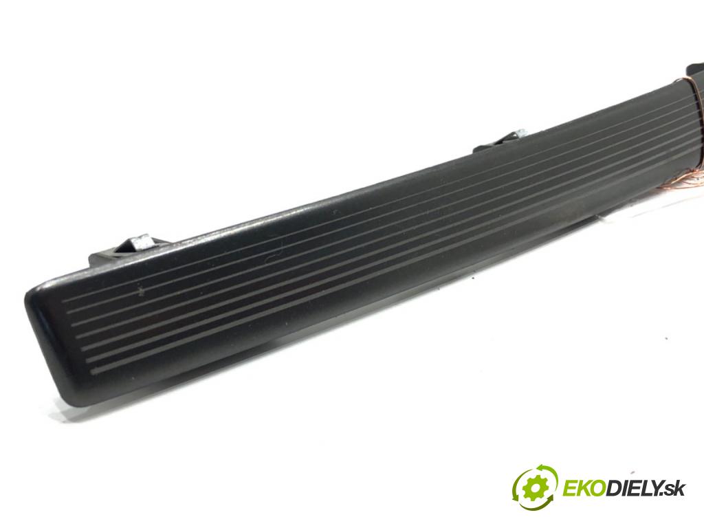 RENAULT MEGANE III liftback (BZ0/1_, B3_) 2008 - 2022    1.6 16V (BZ1B, BZ1H) 81 kW [110 KM] benzyna 2008 - 2022  lišty kryt 684120007R (Lišty)