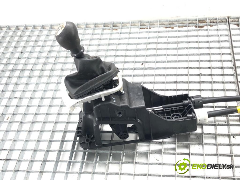 RENAULT MEGANE III liftback (BZ0/1_, B3_) 2008 - 2022    1.6 16V (BZ1B, BZ1H) 81 kW [110 KM] benzyna 2008 - 2022  Kulisa 8200781046 (Rýchlostné páky / kulisy)