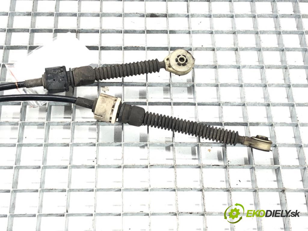 RENAULT MEGANE III liftback (BZ0/1_, B3_) 2008 - 2022    1.6 16V (BZ1B, BZ1H) 81 kW [110 KM] benzyna 2008 - 2022  Kulisa 8200781046 (Rýchlostné páky / kulisy)