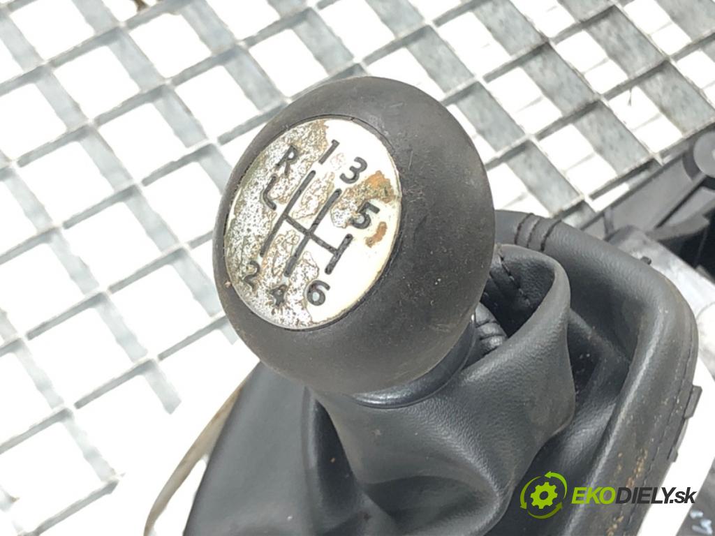 RENAULT MEGANE III liftback (BZ0/1_, B3_) 2008 - 2022    1.6 16V (BZ1B, BZ1H) 81 kW [110 KM] benzyna 2008 - 2022  Kulisa 8200781046 (Rýchlostné páky / kulisy)