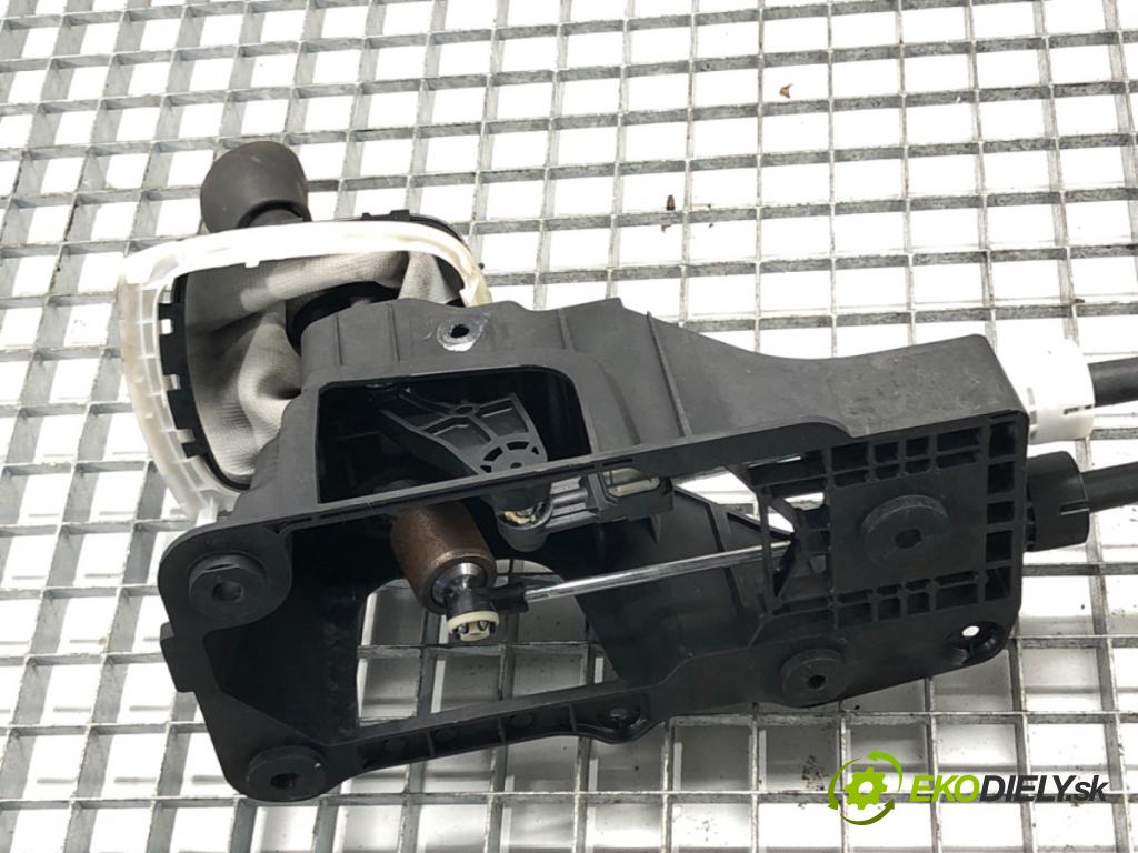 RENAULT MEGANE III liftback (BZ0/1_, B3_) 2008 - 2022    1.6 16V (BZ1B, BZ1H) 81 kW [110 KM] benzyna 2008 - 2022  Kulisa 8200781046 (Rýchlostné páky / kulisy)