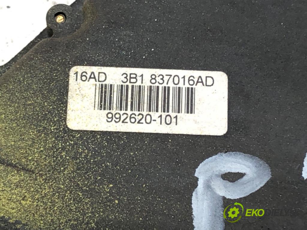 SEAT LEON (1M1) 1999 - 2006    1.9 TDI 96 kW [130 KM] olej napędowy 2003 - 2006  zámok dveře pravý přední část