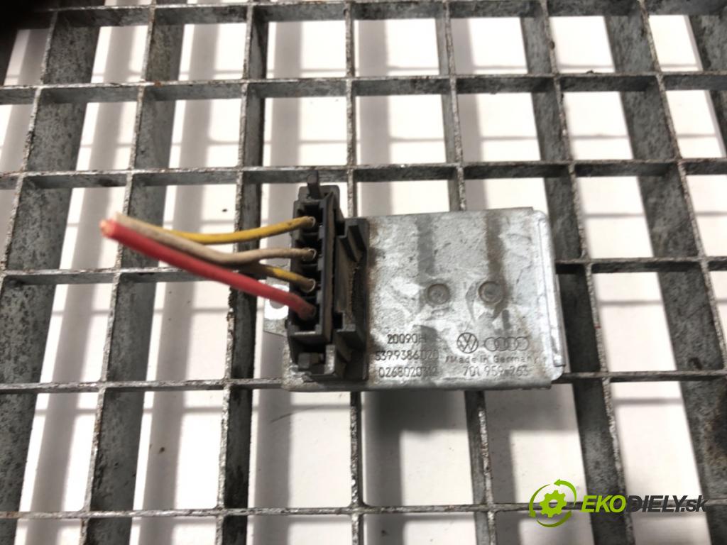 VW TRANSPORTER IV Autobus (70B, 70C, 7DB, 7DK, 70J, 70K, 7DC, 7 1990 - 2004    2.4 D 57 kW [78 KM] olej napędowy 1990 - 1998  Odpor, rezistor kúrenia vzduchu 701959263 (Odpory (rezistory) kúrenia)