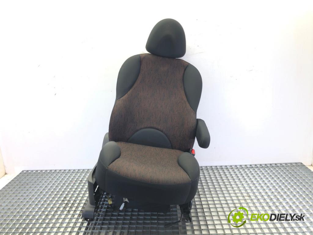 NISSAN NOTE (E11, NE11) 2005 - 2013    1.4 65 kW [88 KM] benzyna 2006 - 2012  Sedadlo pravy predný 