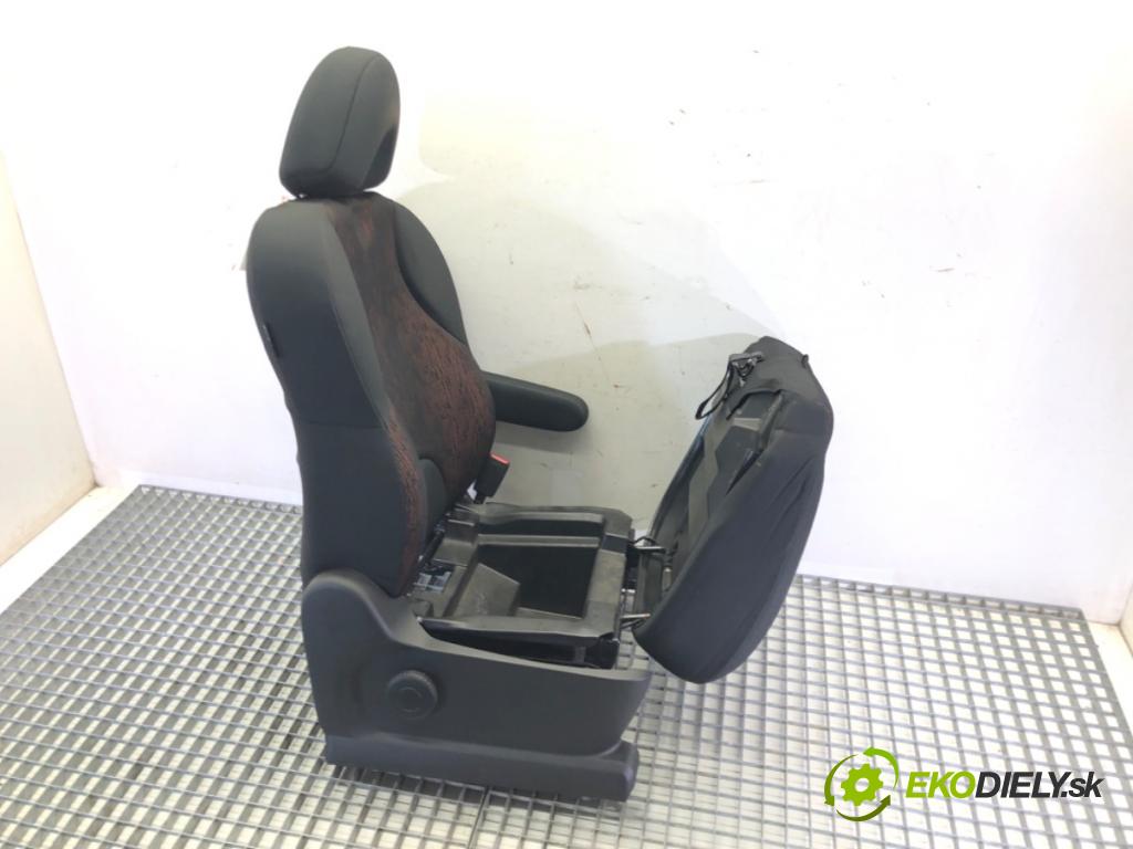 NISSAN NOTE (E11, NE11) 2005 - 2013    1.4 65 kW [88 KM] benzyna 2006 - 2012  Sedadlo pravy predný