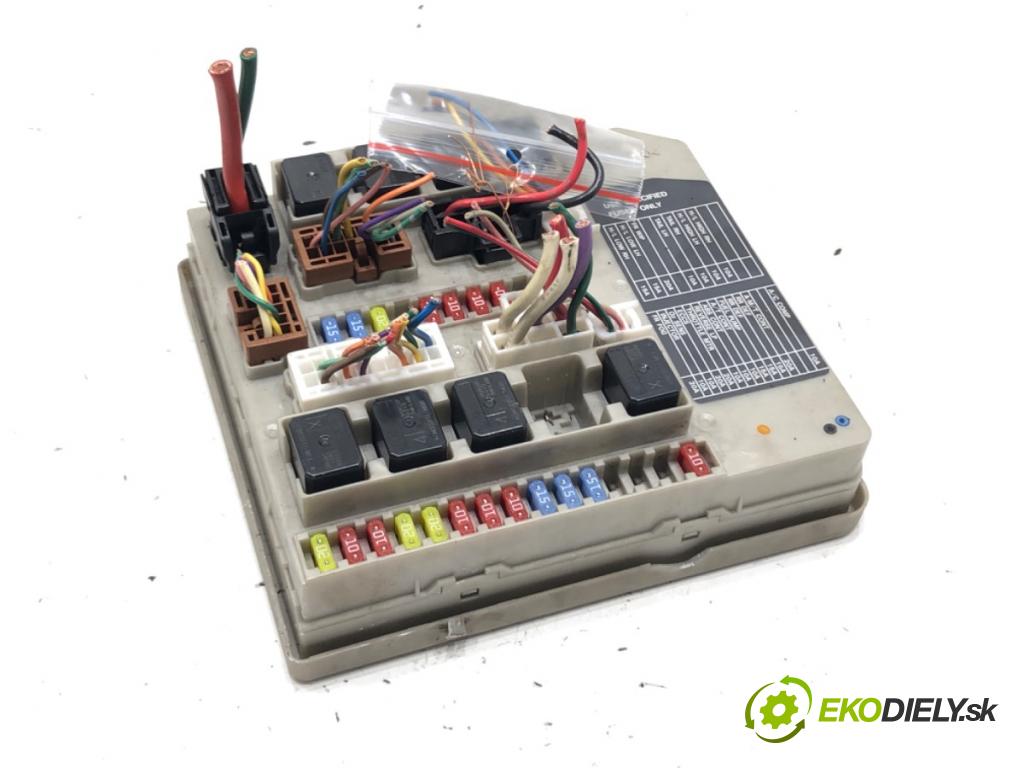NISSAN NOTE (E11, NE11) 2005 - 2013    1.4 65 kW [88 KM] benzyna 2006 - 2012  modul BSI  (Pojistkové skříňky)