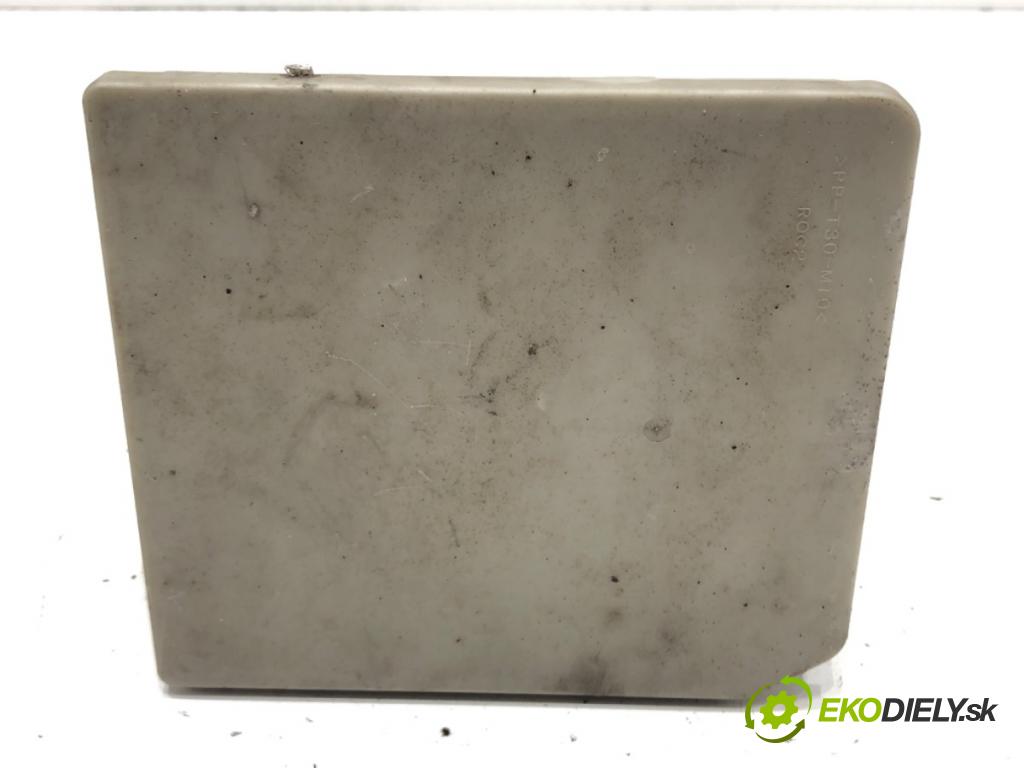 NISSAN NOTE (E11, NE11) 2005 - 2013    1.4 65 kW [88 KM] benzyna 2006 - 2012  modul BSI  (Pojistkové skříňky)