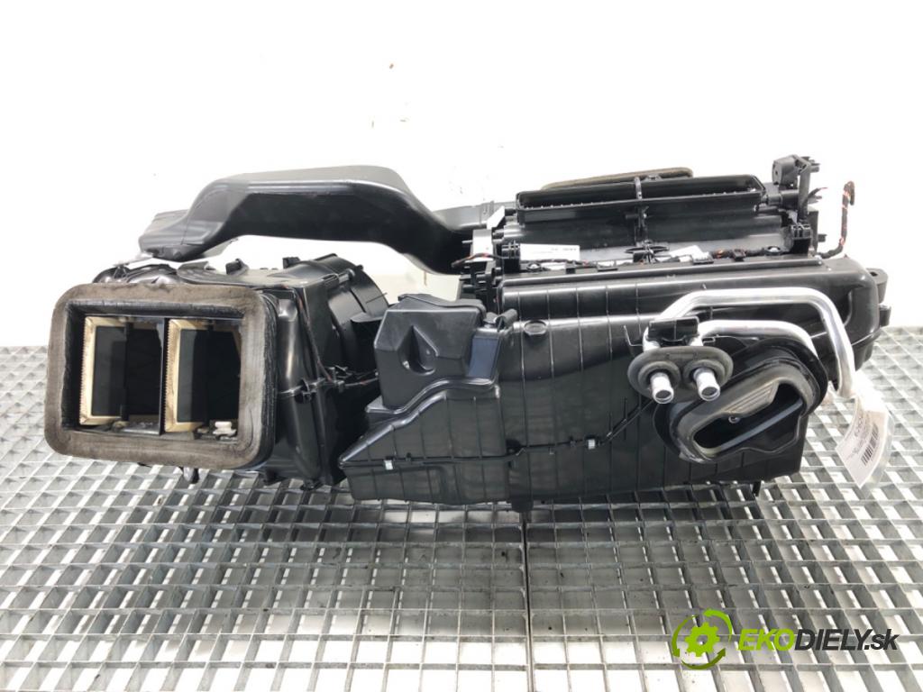 AUDI A4 B9 (8W2, 8WC) 2015 - 2022    35 TFSI Mild Hybrid 110 kW [150 KM] Hybryda silnik benzynowy / elektryczny 2018 - 2022  topné těleso radiátor topení komplet KOMBAJN 8W1820005BD (Radiátory topení)