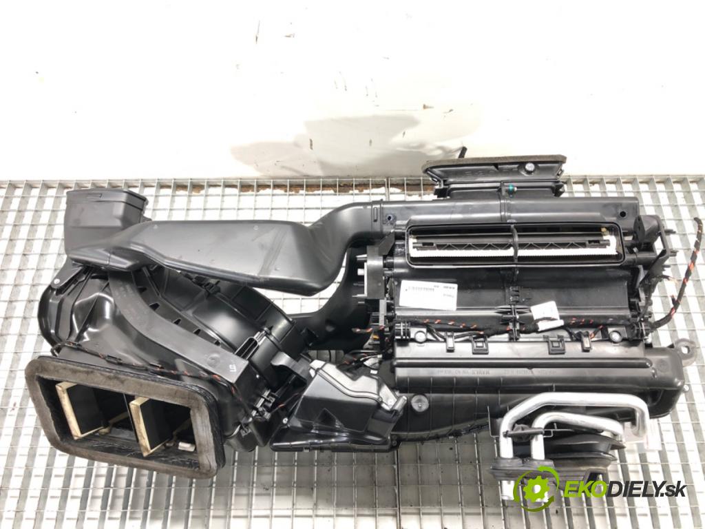 AUDI A4 B9 (8W2, 8WC) 2015 - 2022    35 TFSI Mild Hybrid 110 kW [150 KM] Hybryda silnik benzynowy / elektryczny 2018 - 2022  topné těleso radiátor topení komplet KOMBAJN 8W1820005BD (Radiátory topení)