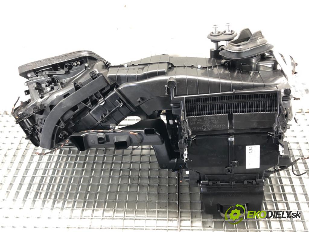 AUDI A4 B9 (8W2, 8WC) 2015 - 2022    35 TFSI Mild Hybrid 110 kW [150 KM] Hybryda silnik benzynowy / elektryczny 2018 - 2022  topné těleso radiátor topení komplet KOMBAJN 8W1820005BD (Radiátory topení)