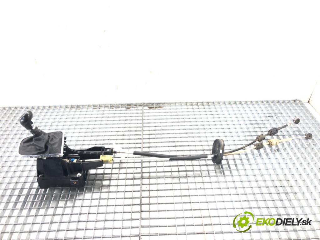 OPEL ASTRA J GTC 2011 - 2022    2.0 CDTI (08) 121 kW [165 KM] olej napędowy 2011 - 2015  Kulisa 55576410 (Rýchlostné páky / kulisy)