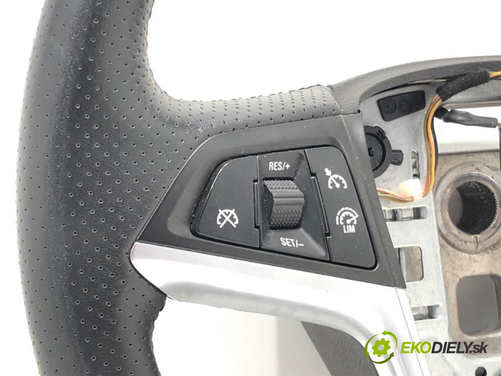 OPEL ASTRA J GTC 2011 - 2022    2.0 CDTI (08) 121 kW [165 KM] olej napędowy 2011 - 2015  Volant 13351028 (Volanty)