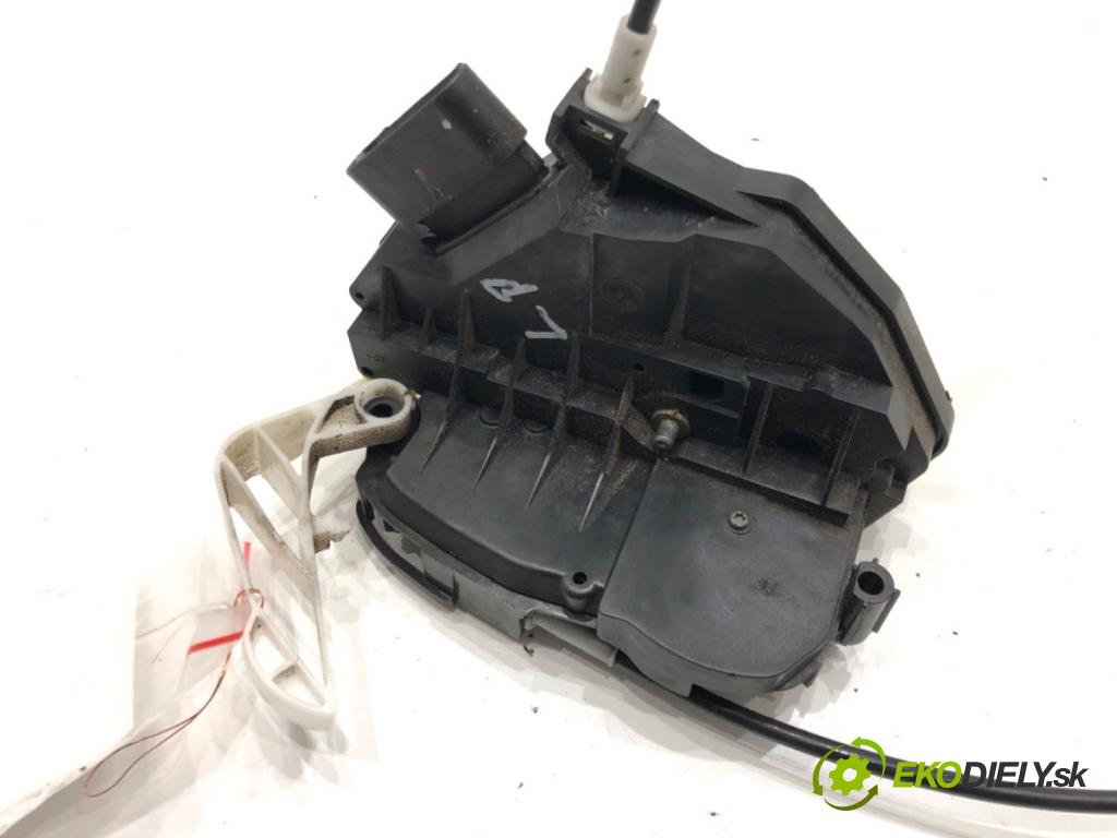 FORD FIESTA VI (CB1, CCN) 2008 - 2022    1.4 TDCi 50 kW [68 KM] olej napędowy 2009 - 2012  zámok dveře levý přední část 8A6A-A21813-AG