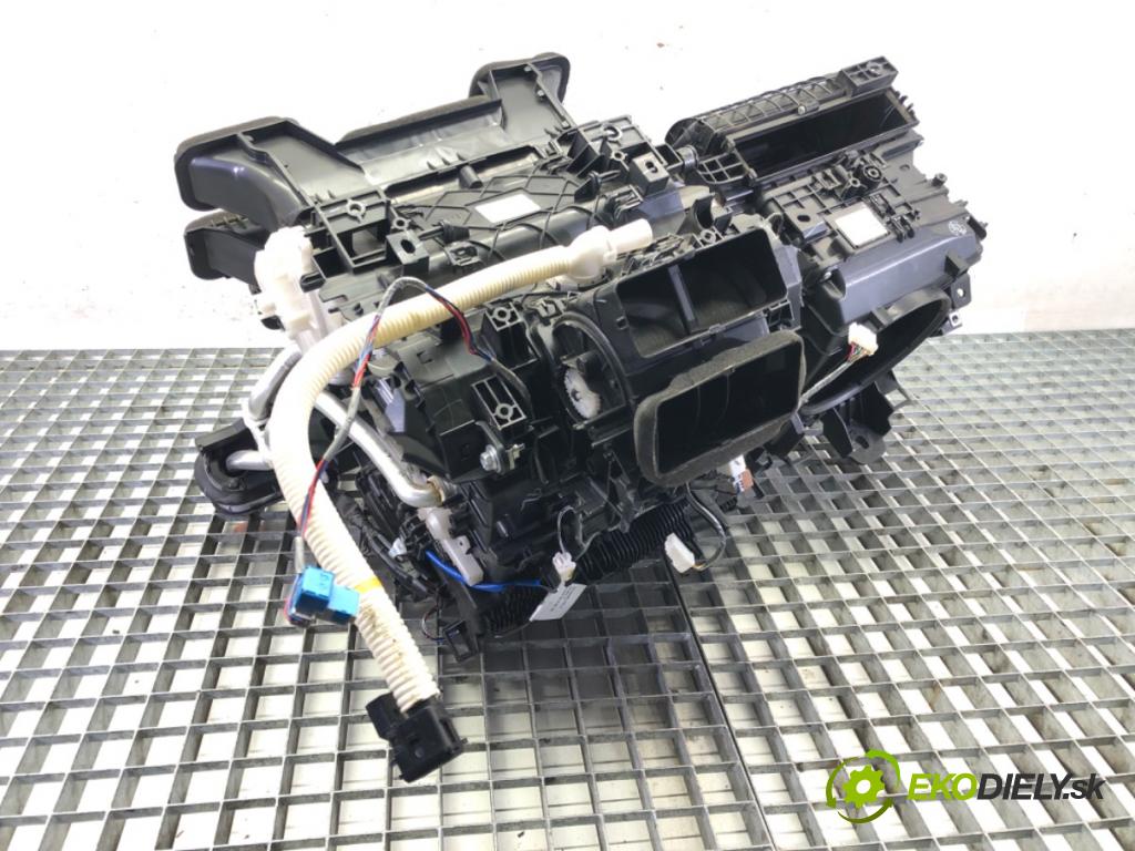 TOYOTA COROLLA sedan (_E21_) 2019 - 2022    1.8 VVTi Hybrid (ZWE211, MZEA12) 72 kW [98 KM] Hybryda silnik benzynowy / elektryczny 2019 - 2022  topné těleso radiátor topení 87050-02X30 (Radiátory topení)