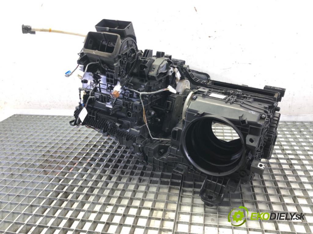 TOYOTA COROLLA sedan (_E21_) 2019 - 2022    1.8 VVTi Hybrid (ZWE211, MZEA12) 72 kW [98 KM] Hybryda silnik benzynowy / elektryczny 2019 - 2022  topné těleso radiátor topení 87050-02X30 (Radiátory topení)