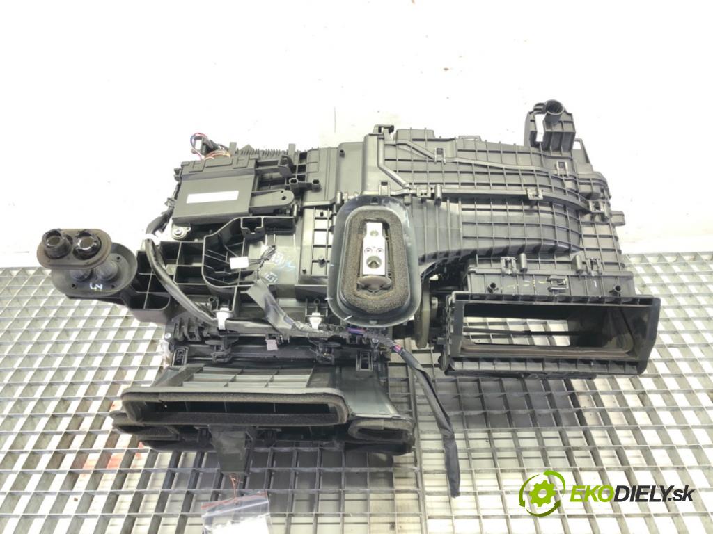 TOYOTA COROLLA sedan (_E21_) 2019 - 2022    1.8 VVTi Hybrid (ZWE211, MZEA12) 72 kW [98 KM] Hybryda silnik benzynowy / elektryczny 2019 - 2022  topné těleso radiátor topení 87050-02X30 (Radiátory topení)