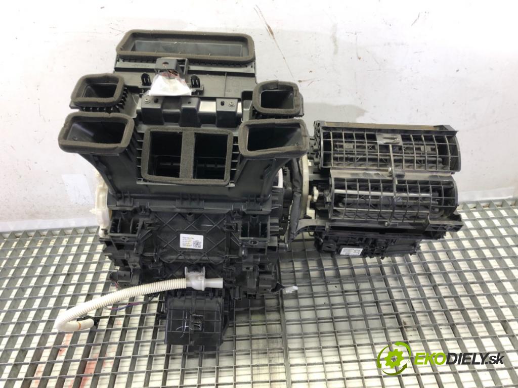 TOYOTA COROLLA sedan (_E21_) 2019 - 2022    1.8 VVTi Hybrid (ZWE211, MZEA12) 72 kW [98 KM] Hybryda silnik benzynowy / elektryczny 2019 - 2022  topné těleso radiátor topení 87050-02X30 (Radiátory topení)