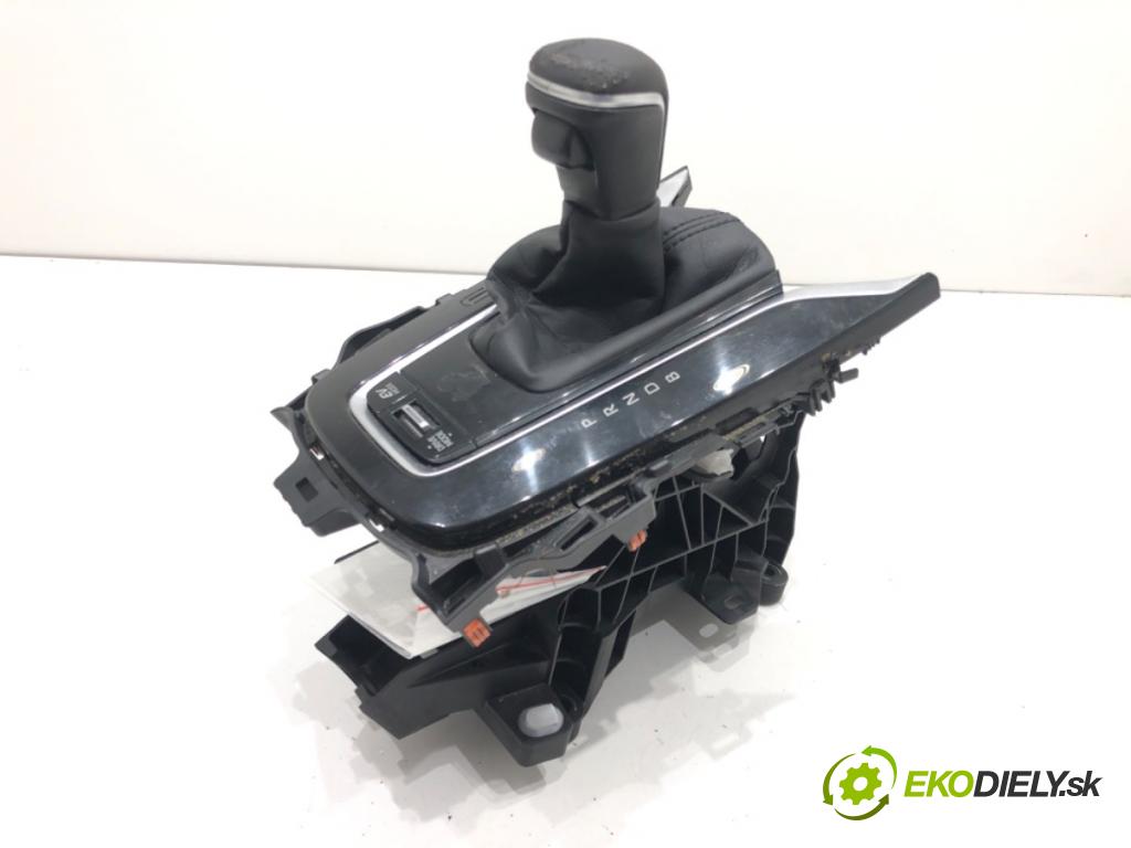 TOYOTA COROLLA sedan (_E21_) 2019 - 2022    1.8 VVTi Hybrid (ZWE211, MZEA12) 72 kW [98 KM] Hybryda silnik benzynowy / elektryczny 2019 - 2022  Kulisa  (Rýchlostné páky / kulisy)