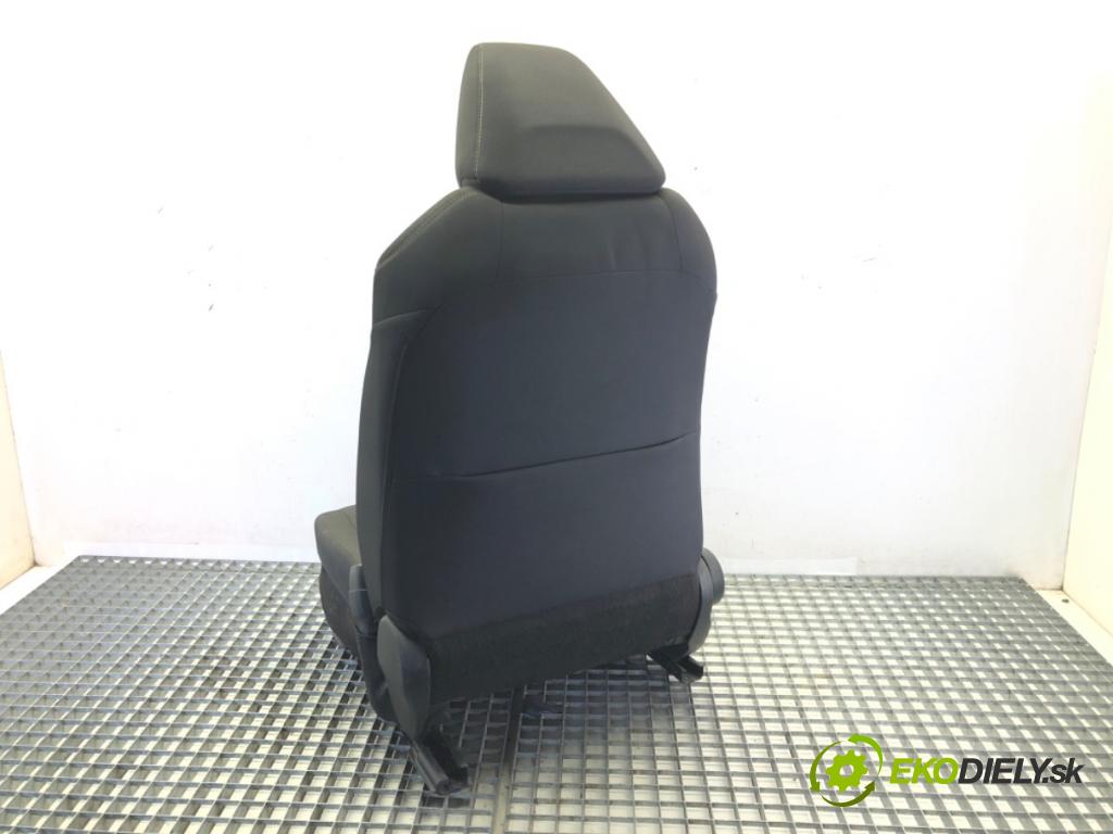 TOYOTA COROLLA sedan (_E21_) 2019 - 2022    1.8 VVTi Hybrid (ZWE211, MZEA12) 72 kW [98 KM] Hybryda silnik benzynowy / elektryczny 2019 - 2022  Sedadlo pravy predný