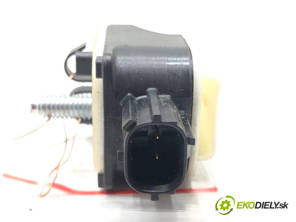 TOYOTA COROLLA sedan (_E21_) 2019 - 2022    1.8 VVTi Hybrid (ZWE211, MZEA12) 72 kW [98 KM] Hybryda silnik benzynowy / elektryczny 2019 - 2022  Snímač nárazu 8983A-02020 (Snímače nárazu)