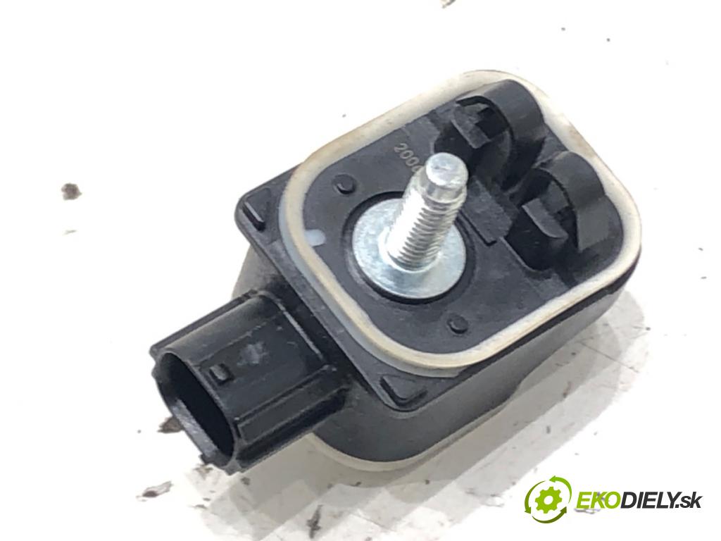 TOYOTA COROLLA sedan (_E21_) 2019 - 2022    1.8 VVTi Hybrid (ZWE211, MZEA12) 72 kW [98 KM] Hybryda silnik benzynowy / elektryczny 2019 - 2022  Snímač nárazu 8983A-02020 (Snímače nárazu)