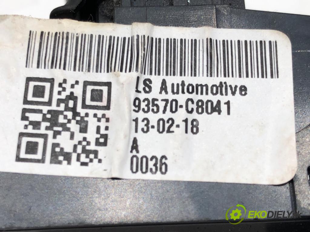 HYUNDAI i20 II (GB, IB) 2014 - 2022    1.2 62 kW [84 KM] benzyna 2014 - 2022  Prepínač okien 93570-C8041 (Prepínače, spínače, tlačidlá a ovládače kúrenia)