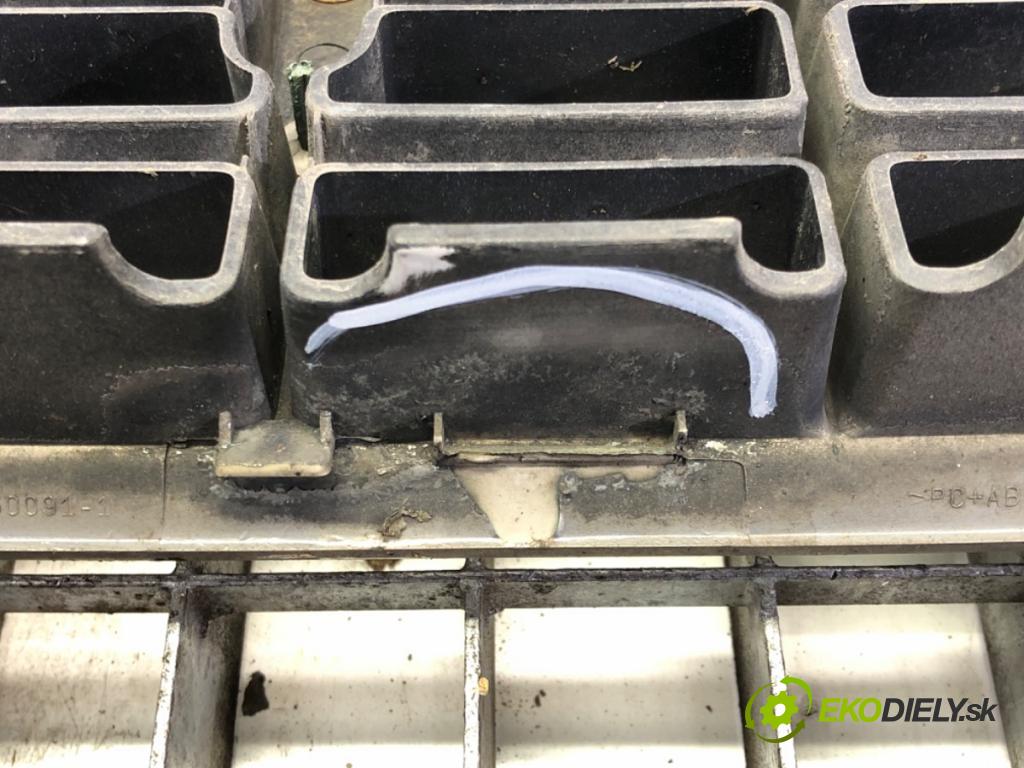 VOLVO S60 I (384) 2000 - 2010    2.4 125 kW [170 KM] benzyna 2000 - 2010  mřížka maska  (Mřížky (masky) chladičů)