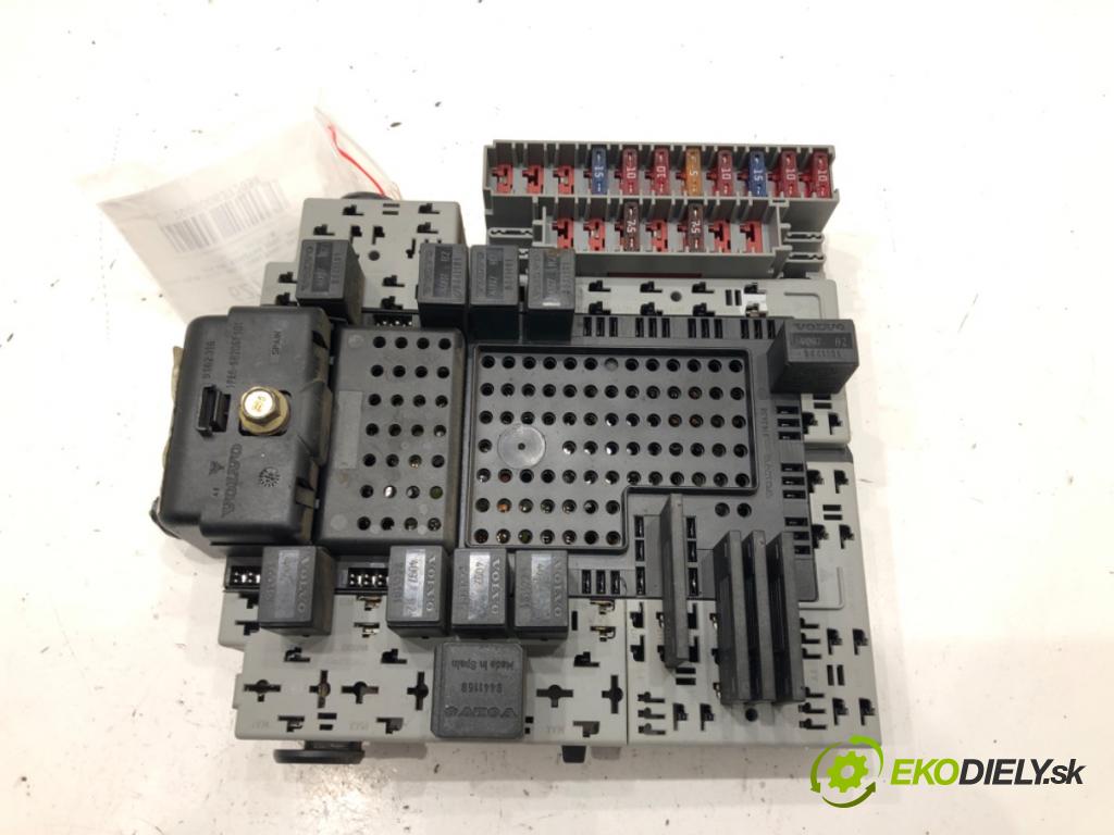 VOLVO S60 I (384) 2000 - 2010    2.4 125 kW [170 KM] benzyna 2000 - 2010  modul BSI 08696098 (Pojistkové skříňky)