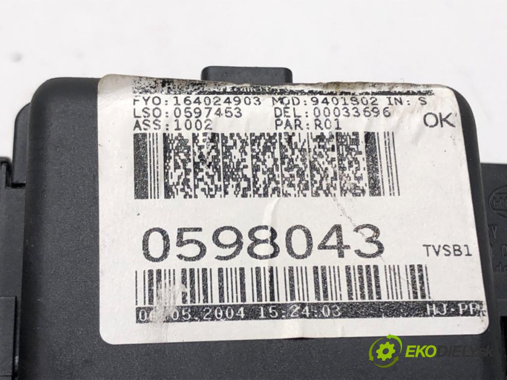 VOLVO S60 I (384) 2000 - 2010    2.4 125 kW [170 KM] benzyna 2000 - 2010  modul BSI 08696098 (Pojistkové skříňky)