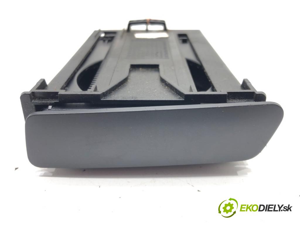 RENAULT LAGUNA III (BT0/1) 2007 - 2015    2.0 dCi (BT01, BT08, BT09, BT0E, BT0K, BT12, BT1C, BT1D,... 110 kW [150 KM] olej napędowy 2007 - 20  Držiak na nápoje  (Úchyty, držiaky na nápoje)