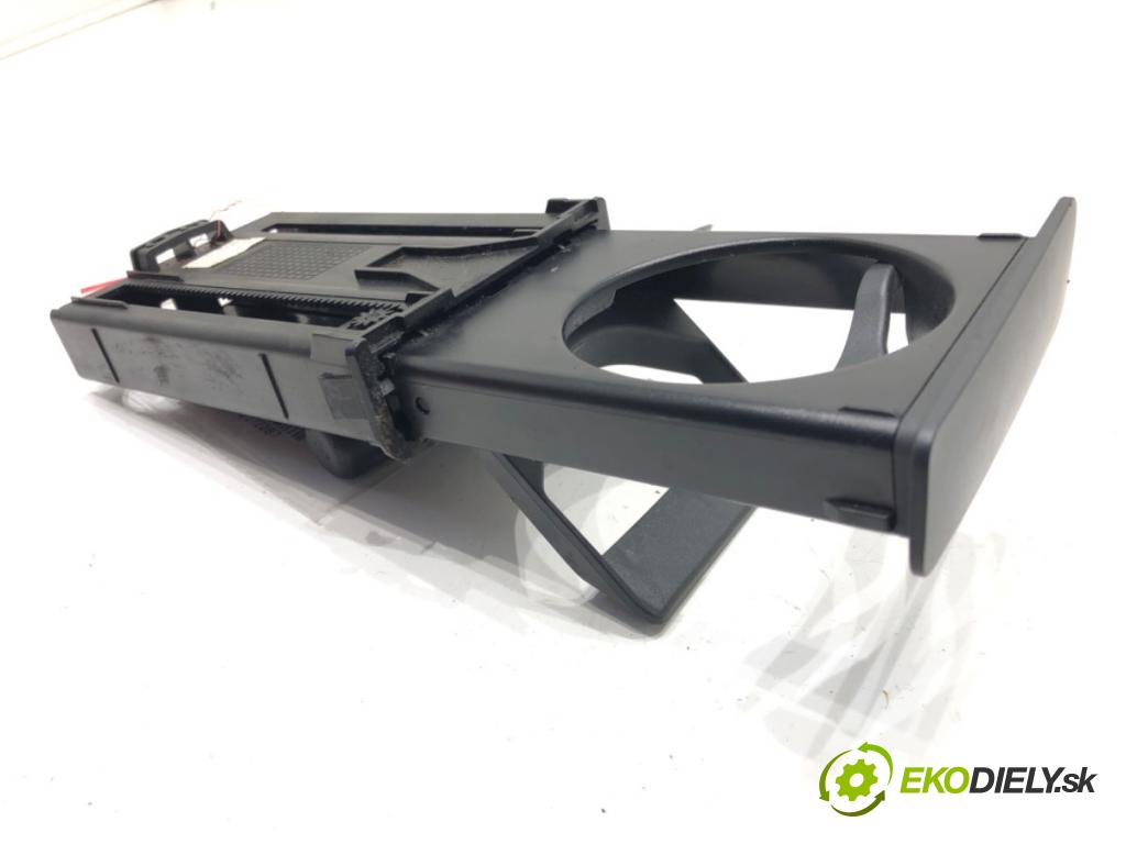 RENAULT LAGUNA III (BT0/1) 2007 - 2015    2.0 dCi (BT01, BT08, BT09, BT0E, BT0K, BT12, BT1C, BT1D,... 110 kW [150 KM] olej napędowy 2007 - 20  Držiak na nápoje  (Úchyty, držiaky na nápoje)