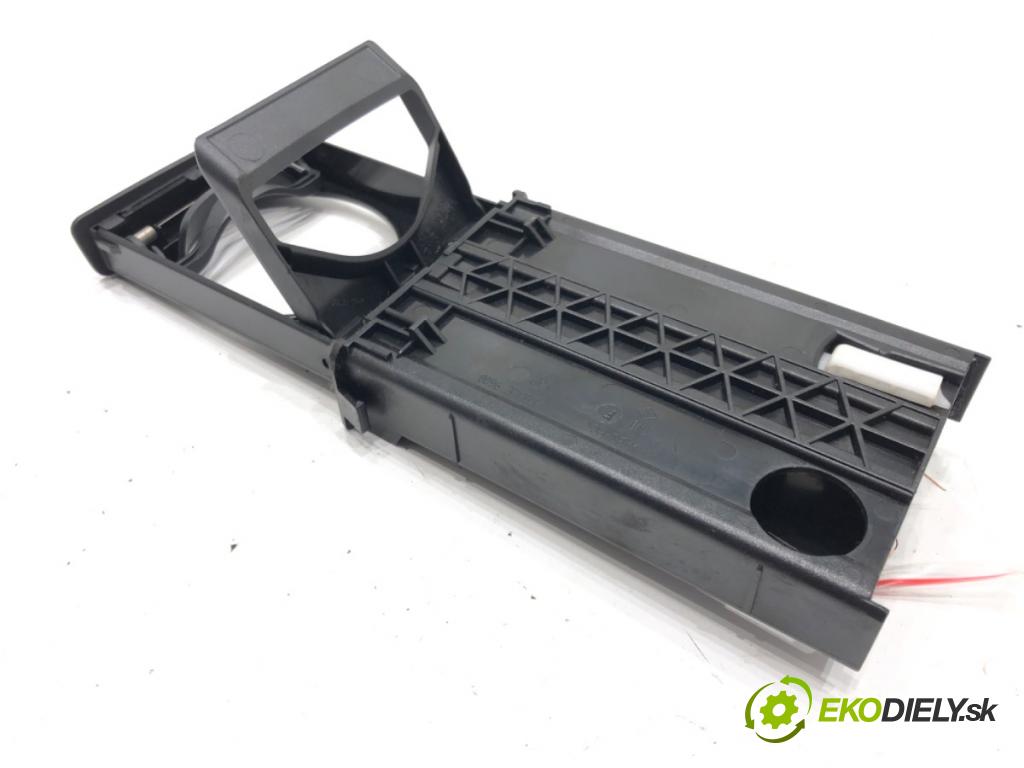 RENAULT LAGUNA III (BT0/1) 2007 - 2015    2.0 dCi (BT01, BT08, BT09, BT0E, BT0K, BT12, BT1C, BT1D,... 110 kW [150 KM] olej napędowy 2007 - 20  Držiak na nápoje  (Úchyty, držiaky na nápoje)