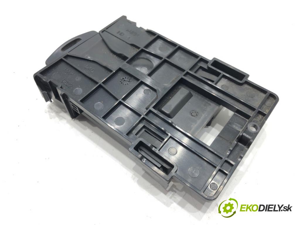 RENAULT LAGUNA III (BT0/1) 2007 - 2015    2.0 dCi (BT01, BT08, BT09, BT0E, BT0K, BT12, BT1C, BT1D,... 110 kW [150 KM] olej napędowy 2007 - 20  spinačka A2C53299319 (Spínacie skrinky a kľúče)