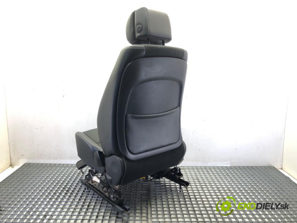 RENAULT LAGUNA III (BT0/1) 2007 - 2015    2.0 dCi (BT01, BT08, BT09, BT0E, BT0K, BT12, BT1C, BT1D,... 110 kW [150 KM] olej napędowy 2007 - 20  Sedadlo pravy predný
