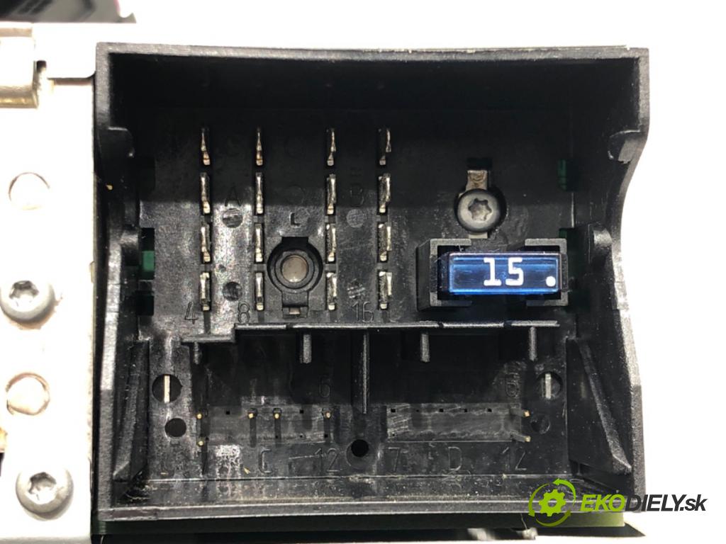 OPEL ASTRA H Kombi (A04) 2004 - 2014    1.4 (L35) 66 kW [90 KM] benzyna 2004 - 2010  RADIO 93183902 (Audio zariadenia)