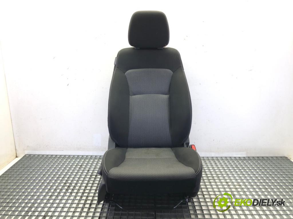 SUZUKI SX4 S-CROSS (JY) 2013 - 2022    1.6 AllGrip (AKK 416) 88 kW [120 KM] benzyna 2013 - 2022  Sedadlo pravy predný 