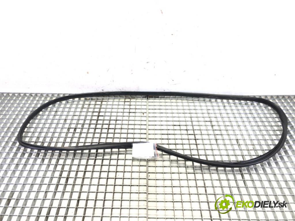 SUZUKI SX4 S-CROSS (JY) 2013 - 2022    1.6 AllGrip (AKK 416) 88 kW [120 KM] benzyna 2013 - 2022  těsnění dveře zadní část pravá  (Ostatní)